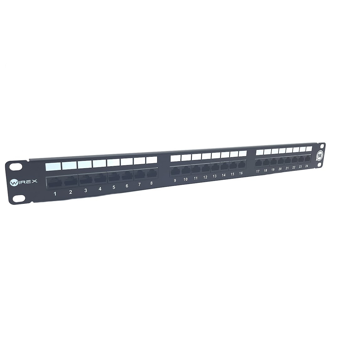 WIREX Patch Panel CAT5E UTP 24x RJ45 1U czarny z listwą wsporczą WPP-5-U-24-1-BL